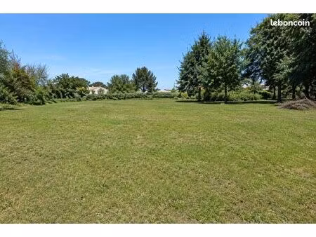 terrain 400 m² loire les marais