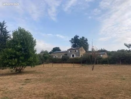 belle maison charentaise en pierre