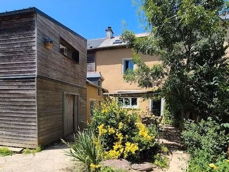 maison de caractère en bauge – 4 chambres – jardin – atelier - centre ville mordelles