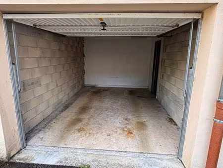 garage à louer