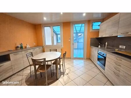maison de ville avec jardin  véranda et garage – noirétable