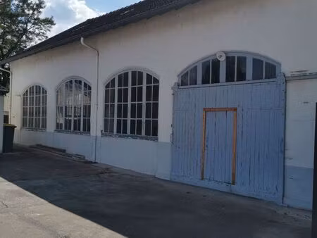 local stockage 200 m2