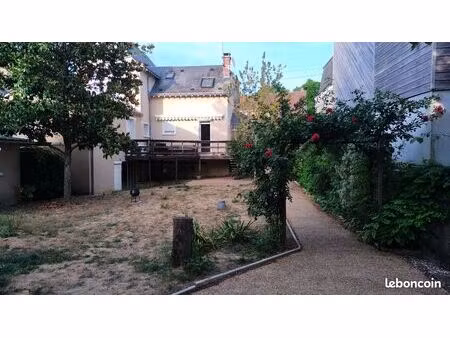 maison familiale 4 chambres avec jardin – centre de montval-sur-loir – 850 /mois