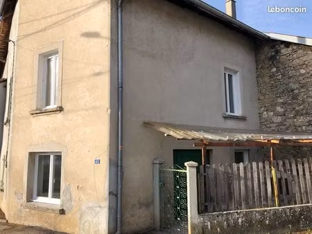 maison f3 à louer ambleon