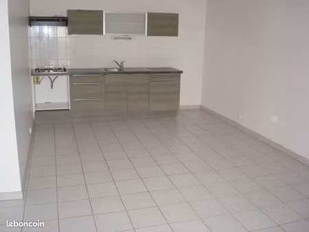 loue appartement de 49 m²  1 chambre à miserey salines