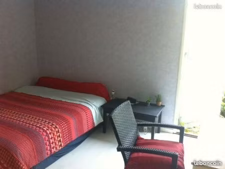 chambre meublée