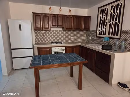 maison t3 meublée / climatisée  loyer + eau et électricité 1350 euros