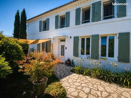 maison 6 pièces 159 m²