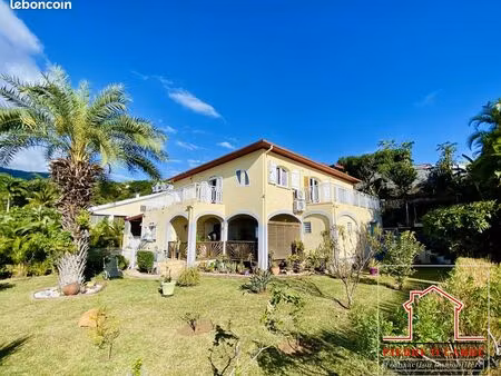 villa 6 pièces 160 m²