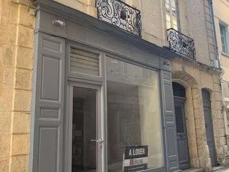 commerce 45 m²