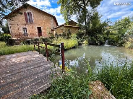 moulin 12 pièces 470 m²