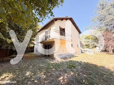 maison à rénover (112 m²) avec 3 chambres et garage (50 m²) - bassillac et auberoche