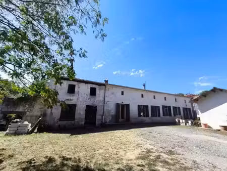 vente maison 9 pièces 161 m² à montguyon (17270)  189 566 €
