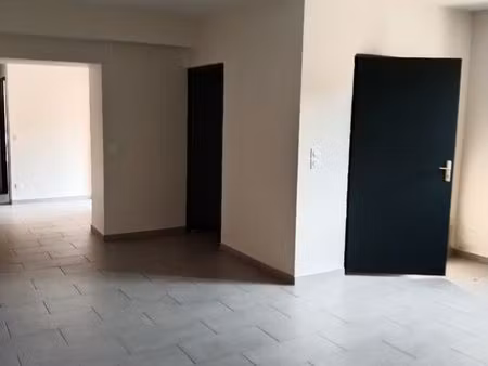 maison dans village dromois