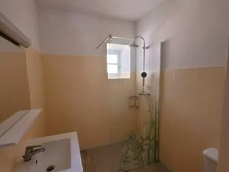 location d'un appartement nu dans un ensemble de 4 locations