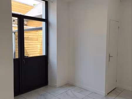 bureau avec cour centre ville chateaulin