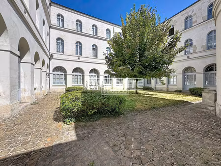 appartement t3 - bouchon de champagne - cathédrale