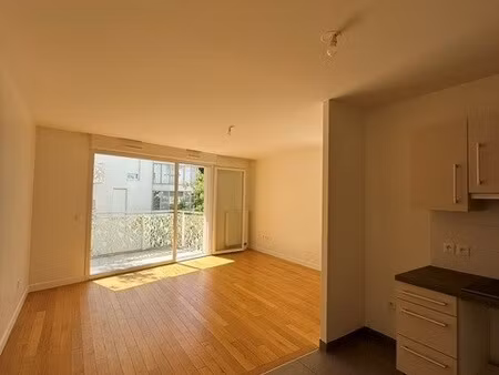 bel appartement - 3 pièces - immeuble récent - cergy