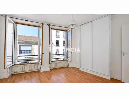 coeur butte aux cailles - studio/2 pieces (22 m2) calme et ensoleille - vue tres degagee