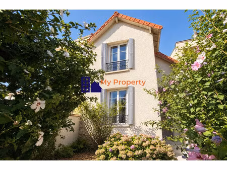 a vendre maison à 900 mètres de la gare quartier main de fer