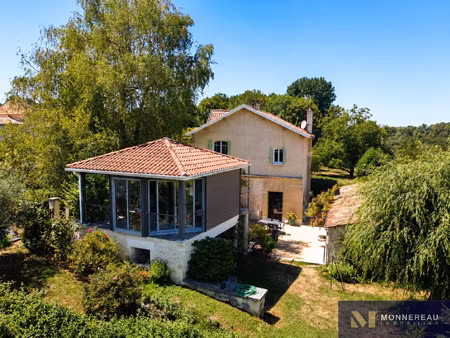 propriete avec etang et 1 hectare de terrain