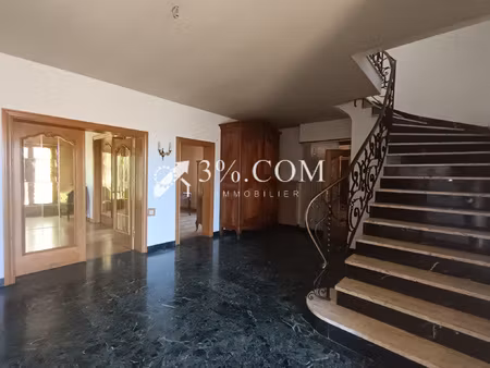 belle propriete de 303m2 a rafraichir