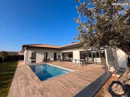 villa contemporaine 128m2  piscine et garage