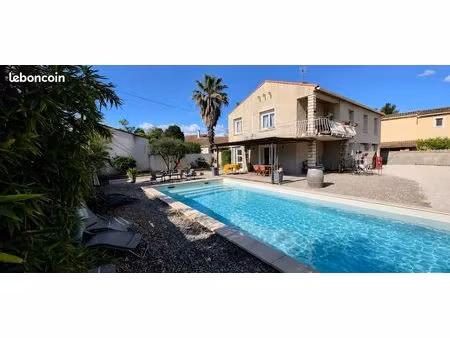 maison familiale avec dépendance  piscine et double garage