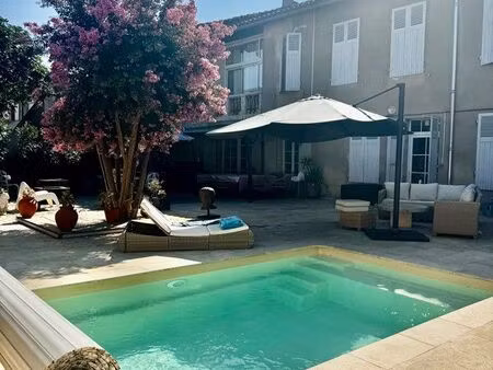 belle maison de caractère de 365 m² – centre de fleurance – piscine – cour – dépendance