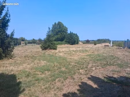 terrain 1560m2 constructible