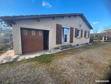 maison individuelle dans centre village