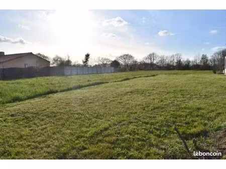 margaux centre : terrain viabilisé de 550 m² – idéal projet 2 logements - forte rentabilit