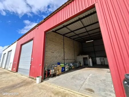entrepôt/ local commercial 150m2