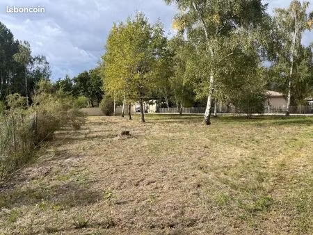 terrain 1 094 m² vensac