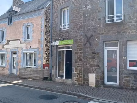 local commercial de 14 m² en plein centre de miniac-morvan