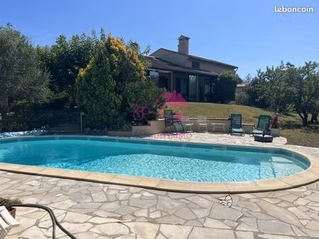 villa 7 pièces 160 m²