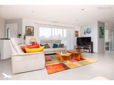 villa 4 pièces 125 m²
