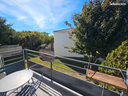 bègles quartier simone veil : t3 avec balcon  parking et piscine