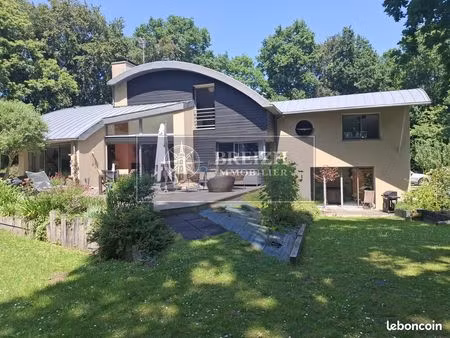 maison 5 pièces 239 m²