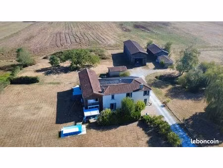 propriété 7 pièces 268 m²