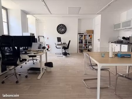 bureaux 65 m² janze
