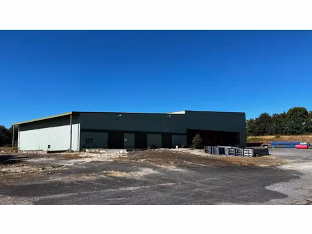 vente commerce 6 pièces 1500 m² courcôme (16700)