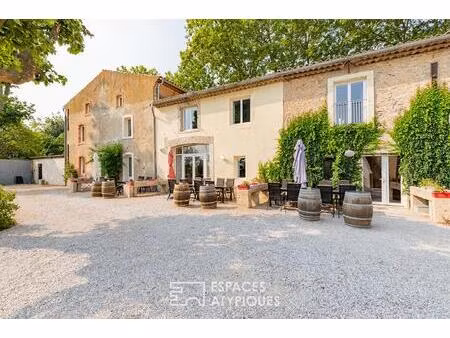 domaine viticole réhabilité avec gîtes  piscine et dépendances