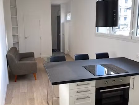 location meublée appartement 2 pièces 34.02 m² à montreuil (93100)  955 €
