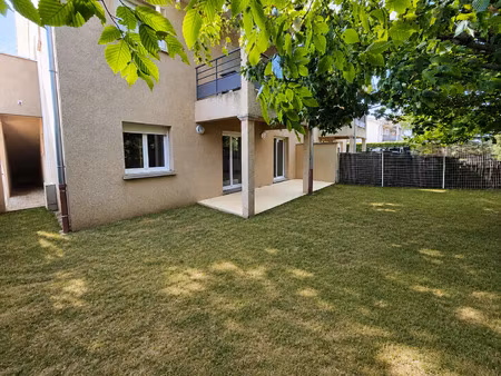 location appartement 3 pièces 78 m² à soucieu-en-jarrest (69510)