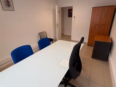 bureau lumineux de 15 m² à louer