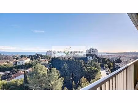 exclusivite location meublée à l'année - antibes 3 pieces meuble