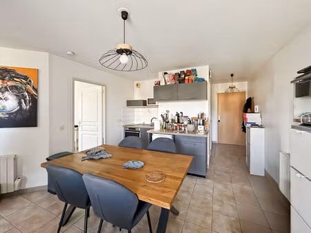 caen rue j. monnet : appartement 2 pièces de 39.43 m2 + balcons