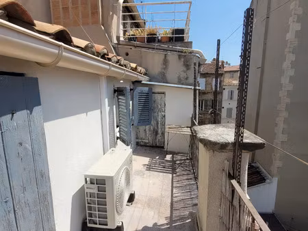 t1 avec balcon rue de la bibliotheque