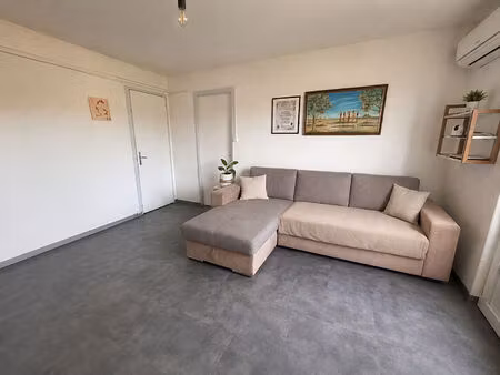 nimes  quartier route d'uzes appartement type 4 de 60 m2 climatise